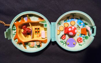 Polly pocket 1992 jewelled forest